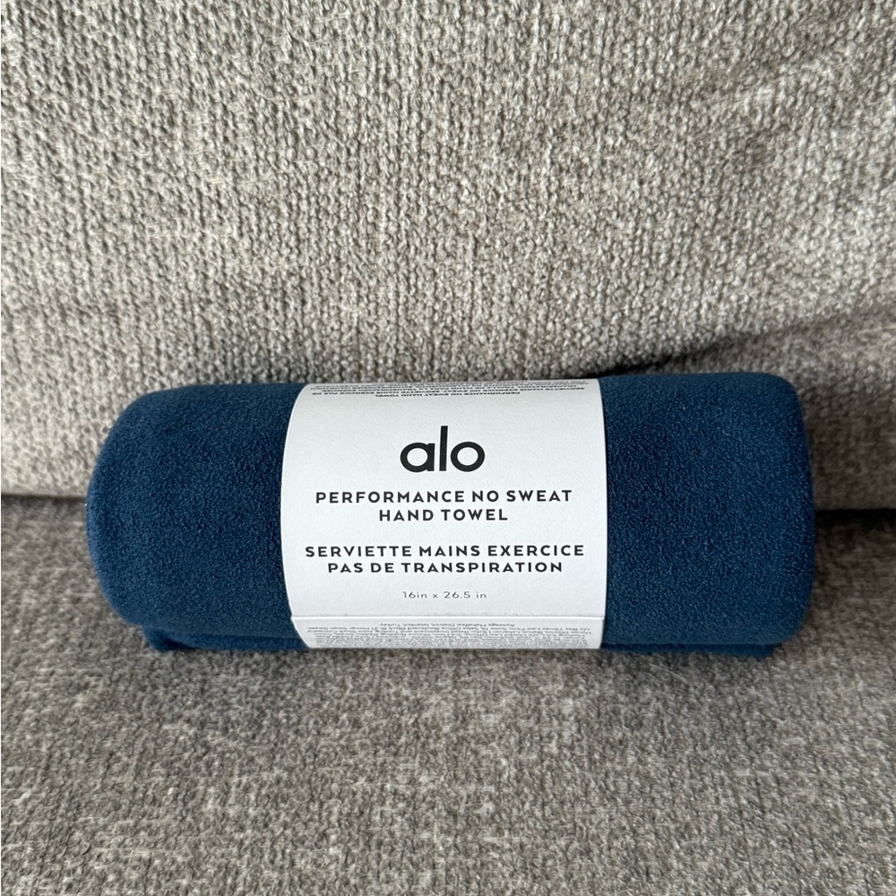 Alo Performance No Sweat Hand Towel